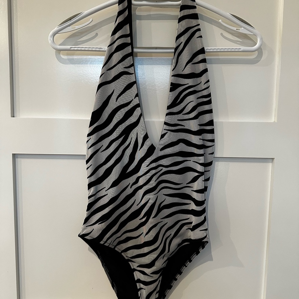 Pull&Bear Black and White Zebra Print bodysuit